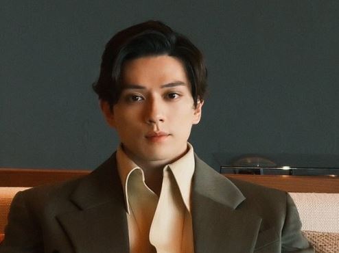 新田真剣佑の妻は誰？馴れ初めから現在・画像や元夫との離婚理由も！