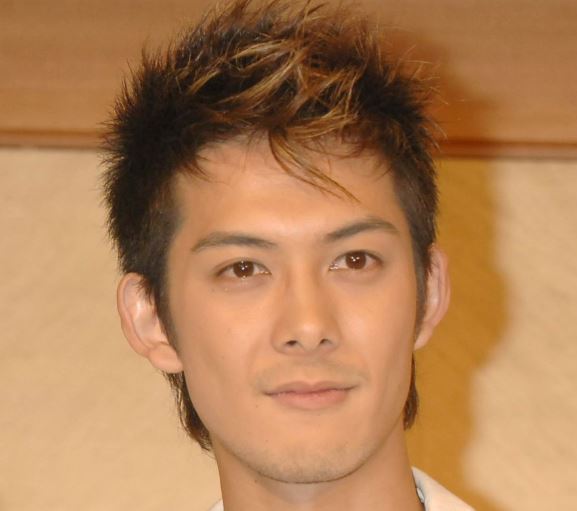 柏原崇がなぜ引退したのか徹底解説｜現在の姿や内田有紀との関係も！