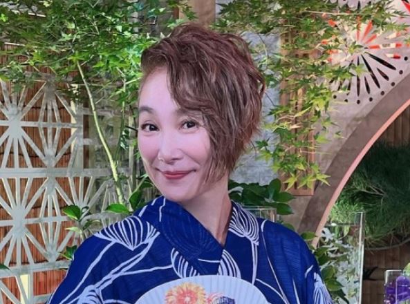 浅野温子の夫は誰？職業や年齢差・馴れ初めや子供について解説！