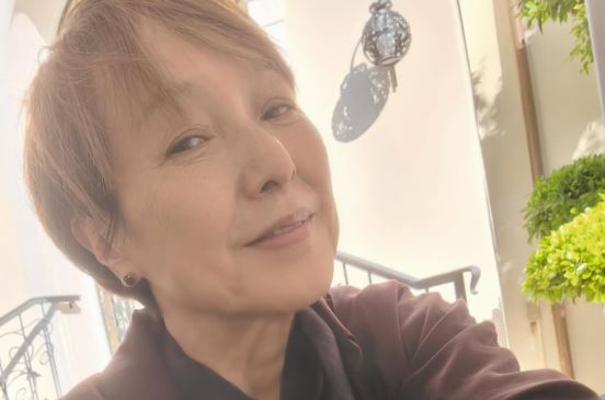 桃井かおりの若い頃の画像と恋愛遍歴｜現在の旦那や画像も解説