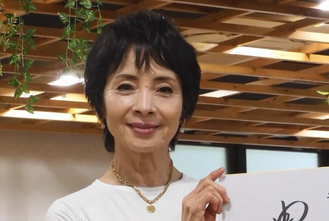 由美かおるの夫は誰？秋山仁との噂や独身の理由・子供の有無など解説！