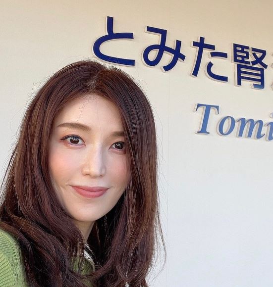 居原田麗の旦那の職業は？クリニック経営者でサッカークラブオーナーの素顔