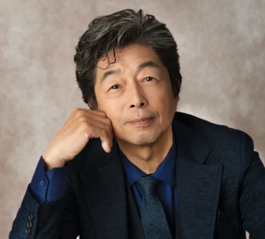 中村雅俊の病気は血管狭窄？現在の健康状態と活動への影響を解説
