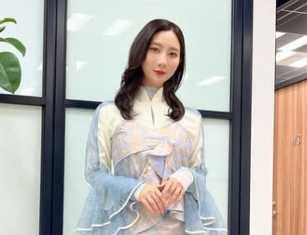 ファーストサマーウイカの国籍は？韓国説や本名・実家や家族まで解説