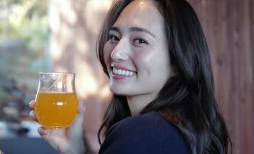 山賀琴子の実家は金持ち？父が医者の噂と豪邸エピソードを徹底検証