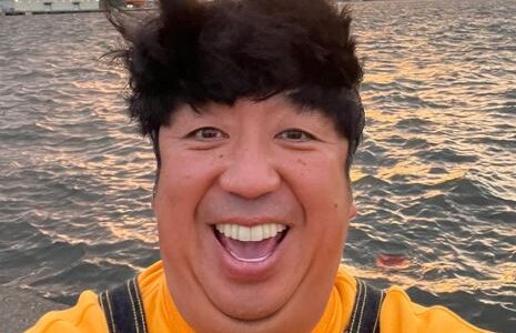 日村勇紀の年収はいくら？CMや番組出演の具体的な収入源を解析