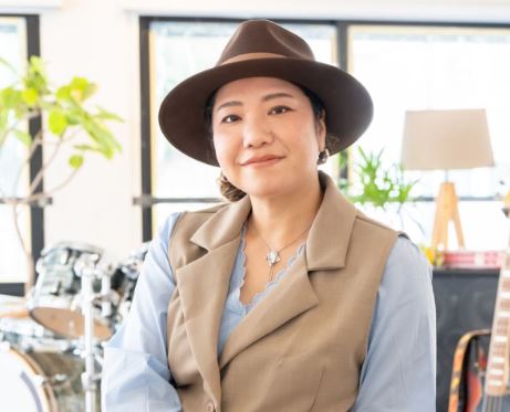 HY仲宗根泉の再婚相手は誰？元夫との離婚理由や現在の生活を解説