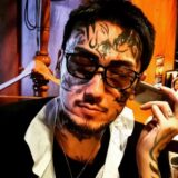 瓜田純士の年収はいくら？収入源や美人妻・自宅を徹底解説