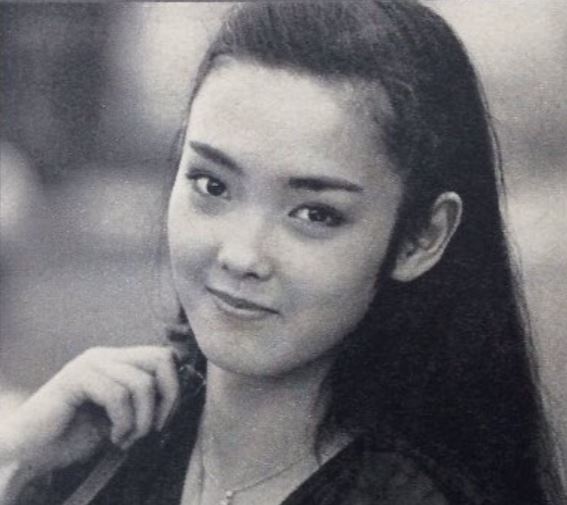 【2026】星野真弓の現在は？寺尾聰の妻として歩む今と現在の画像を解説