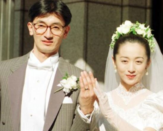 小井延安とは何者？斉藤由貴の元夫の職業・宗教・離婚理由を徹底解説