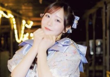 真中まなの本名は何？芸名との違いやマナフィーの由来を解説