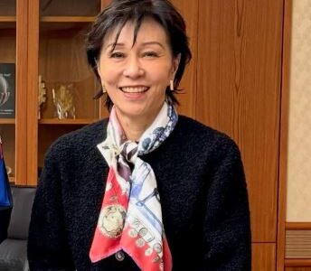 佐藤ゆかりの夫は元銀行員！再婚の真相や現在の活動を徹底解説